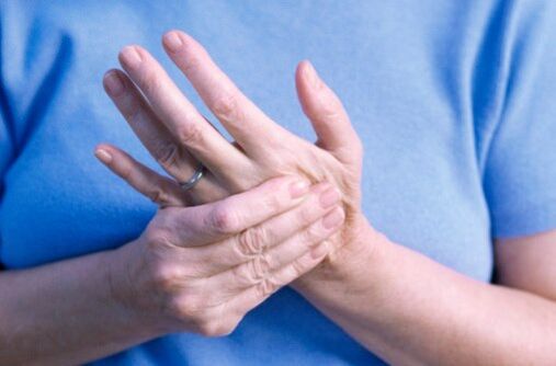 Dor nas articulações das mãos e dedos - um sinal de várias doenças
